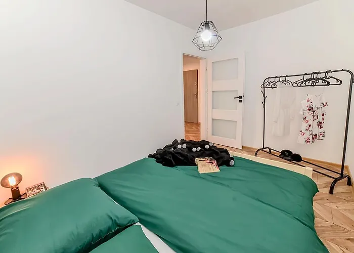 Swietokrzyska * レシュノ